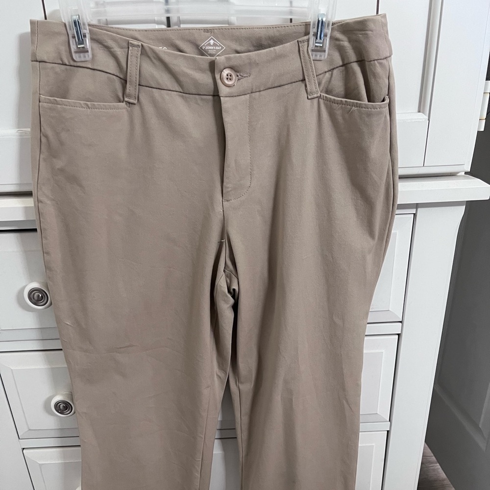 Brand: St. John’s Bay.
Size: Large